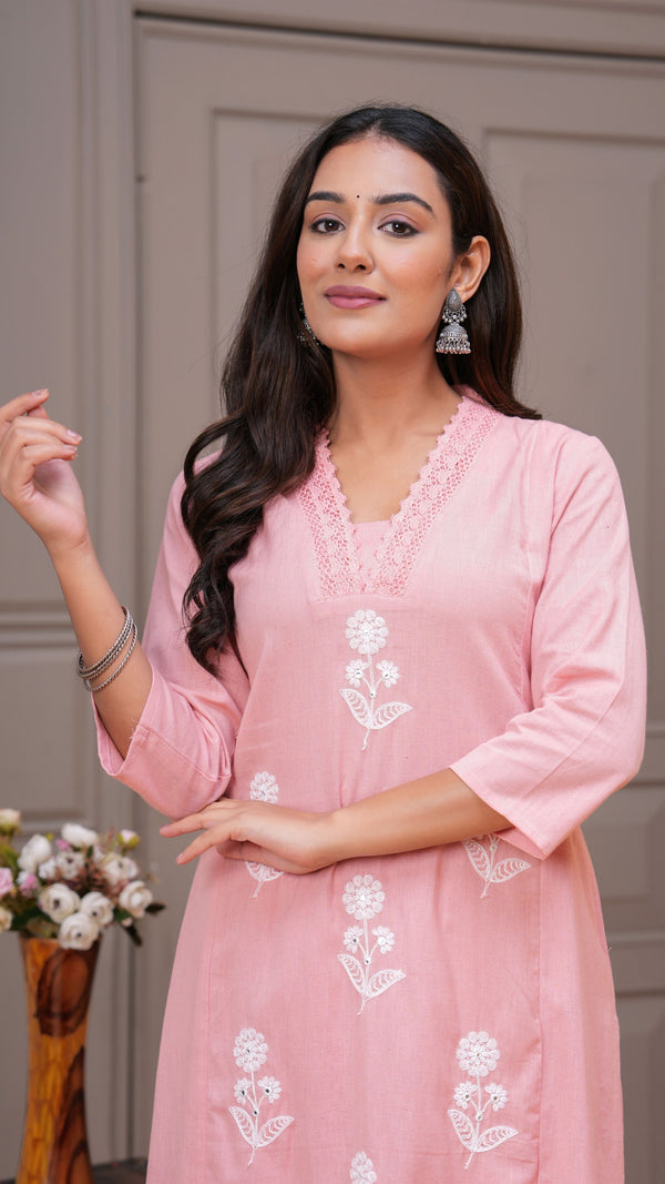 Women Salmon Pink Cotton Kurta Set With  White Floral Embroidery And Palazzo Pants